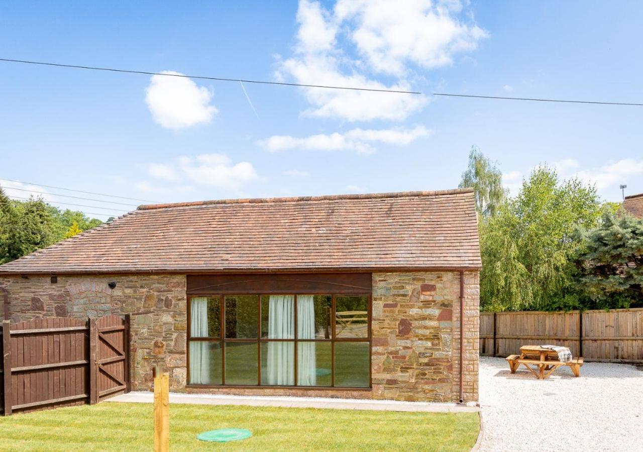 The Barn In Longhope - Luxury Barn Conversion Экстерьер фото
