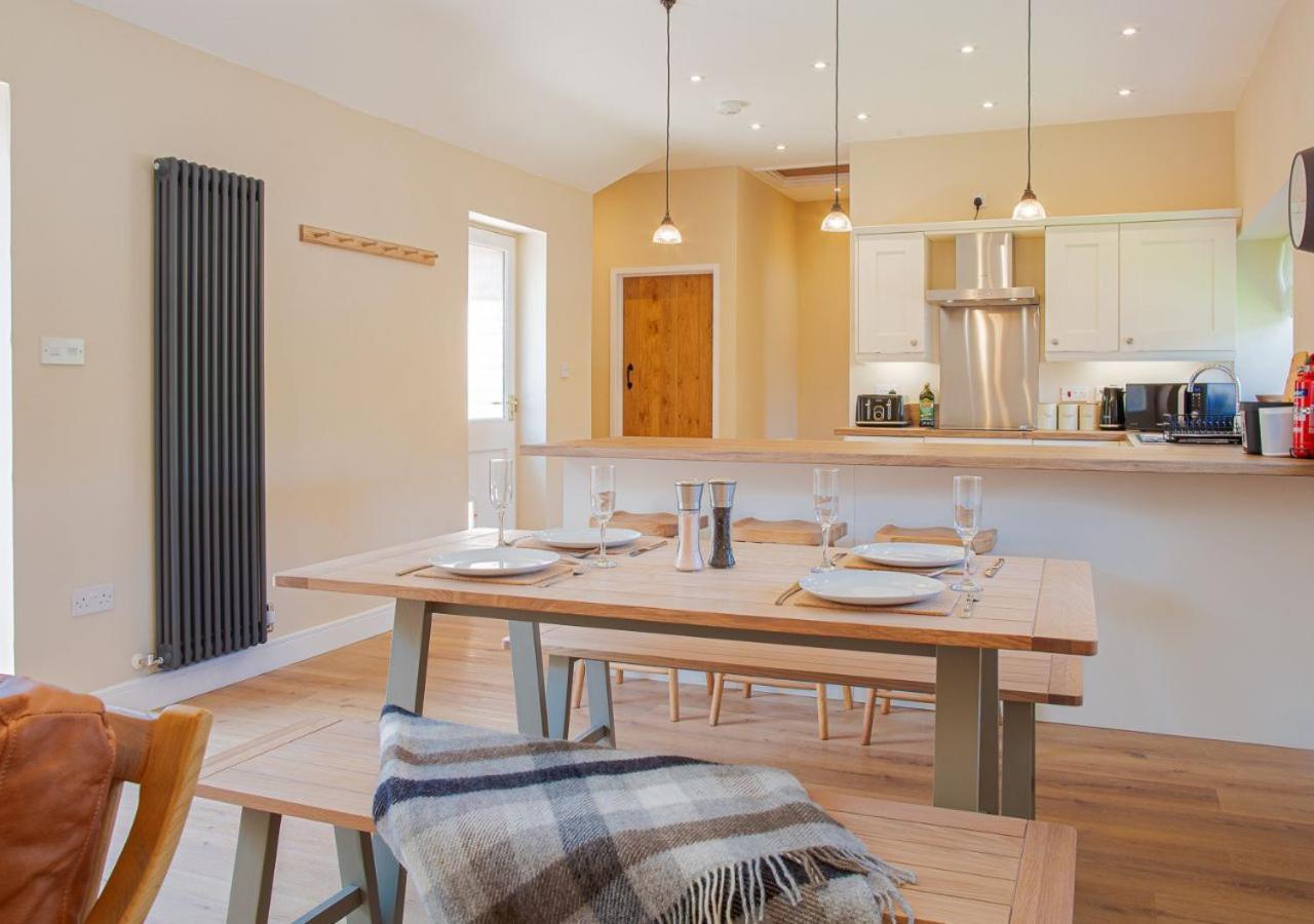 The Barn In Longhope - Luxury Barn Conversion Экстерьер фото
